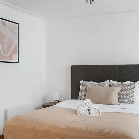 Heart Of Holborn - 2Br With Patio - Cityapartmentstay London Exterior photo